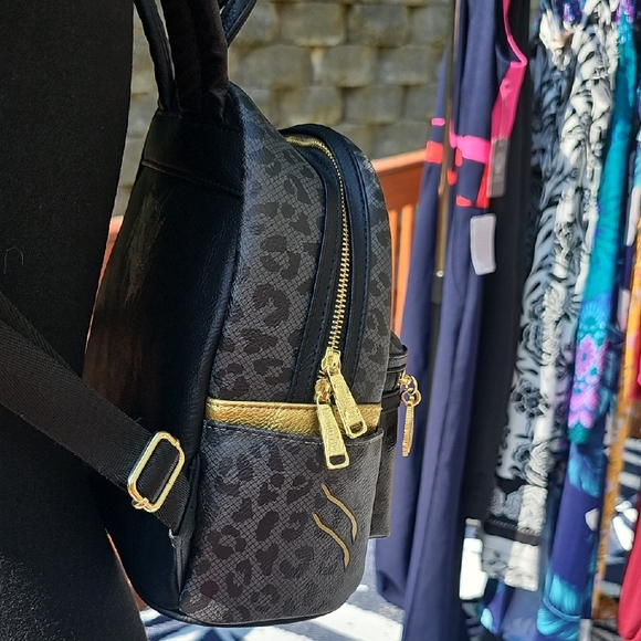 Black Panther Themed Backpack - Picture 6 of 14